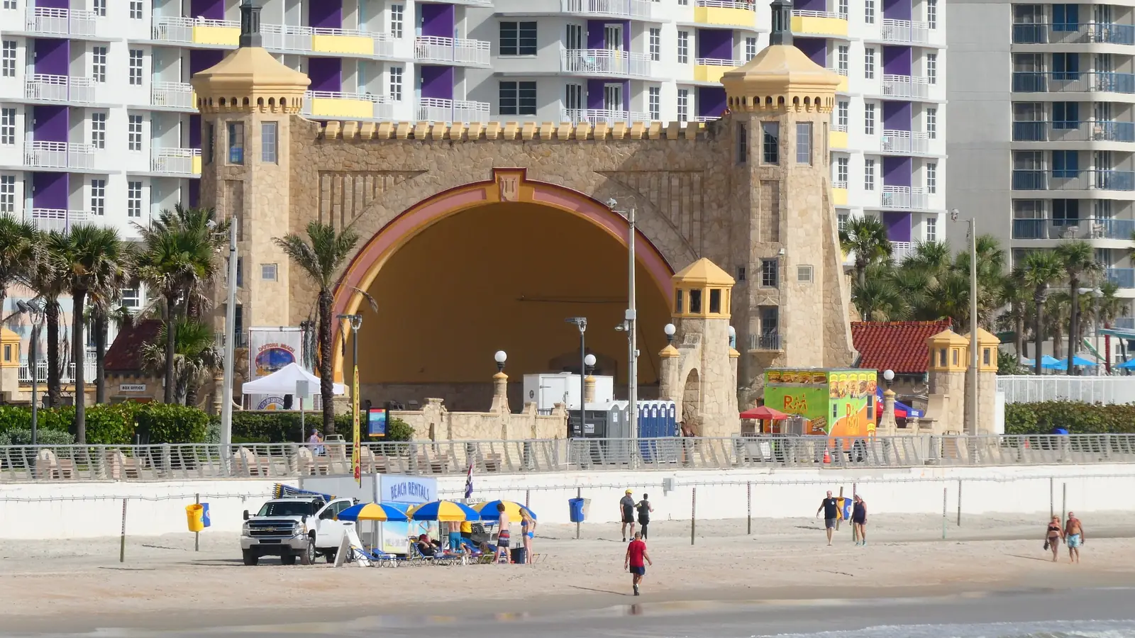 The Daytona Beach Bandshell and the beach, seen from the Main Street Pier