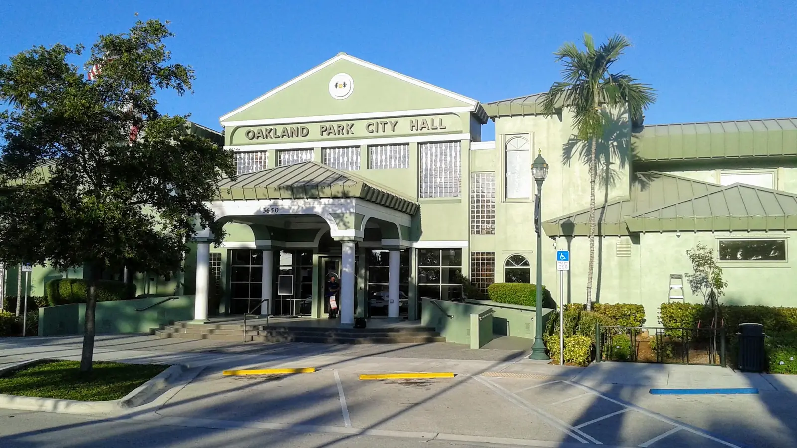 Oakland Park City Hall in Oakland Park, Florida
